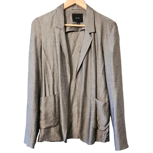 Aritzia Talula Women's Kent lightweight Classy Casual Blazer Light Grey Size 2. - Picture 8 of 12